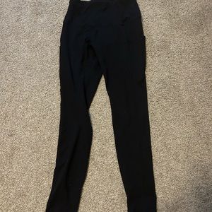 Black leggings with pockets